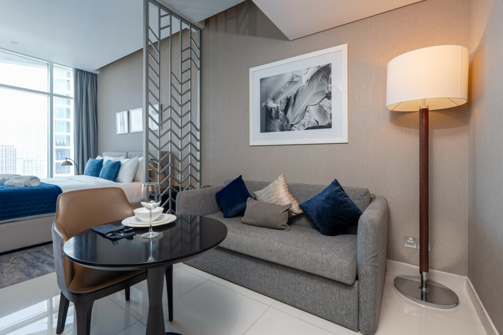 Canal View Studio | Near Burj Khalifa | Modern