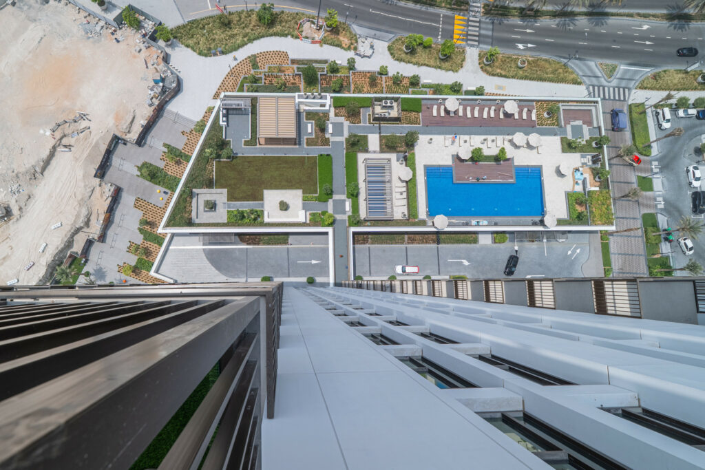 Scenic Creek Views | Near Park & Promenade