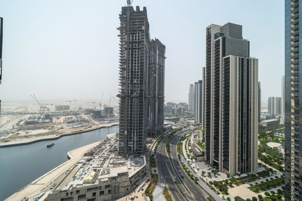 Scenic Creek Views | Near Park & Promenade