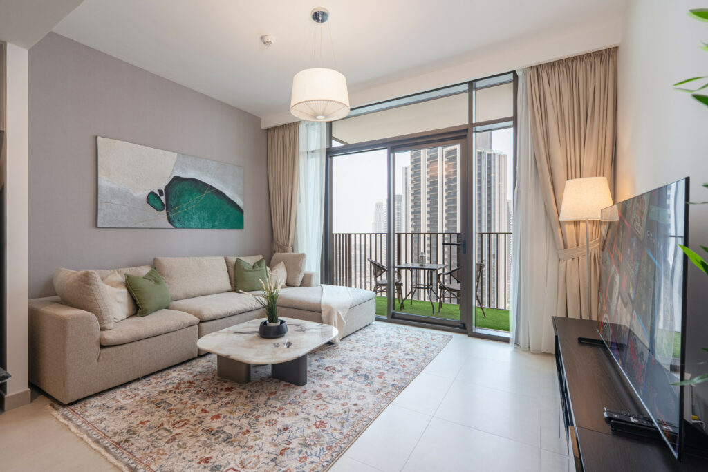 Scenic Creek Views | Near Park & Promenade