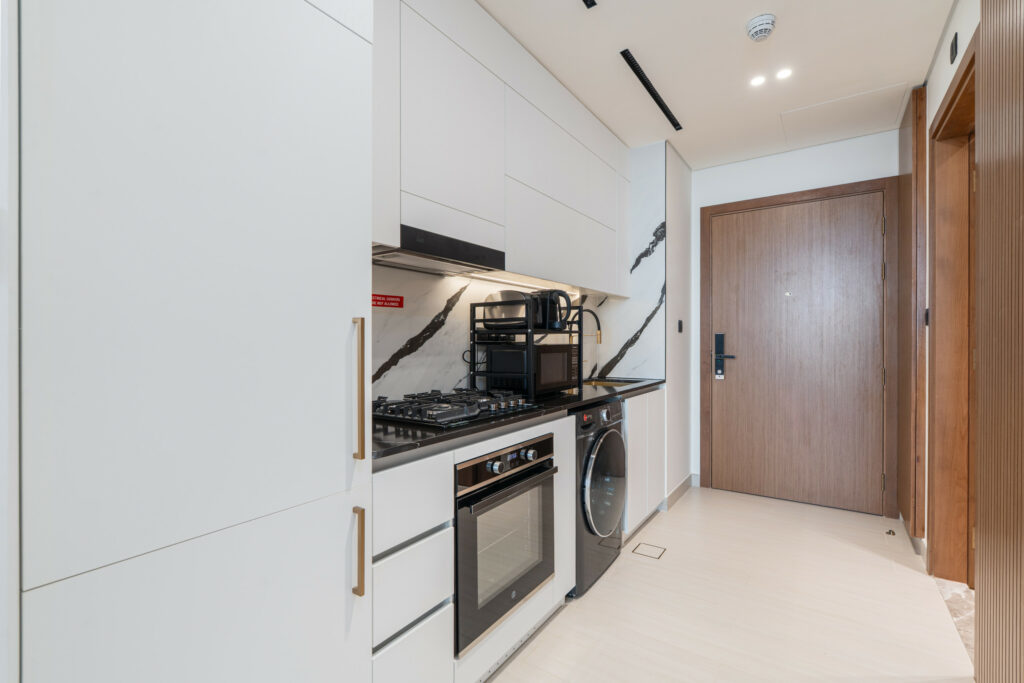 Private Jacuzzi | Canal and Pool Views | Elegant