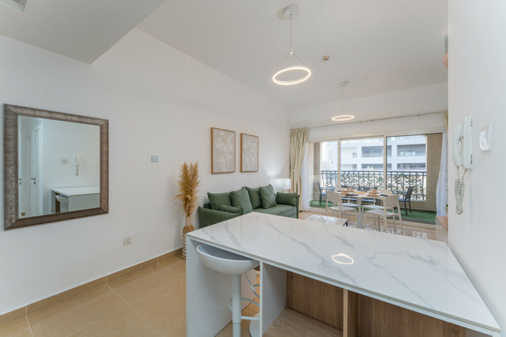 Upgraded 1BR | Near Circle Mall | Sleeps 4