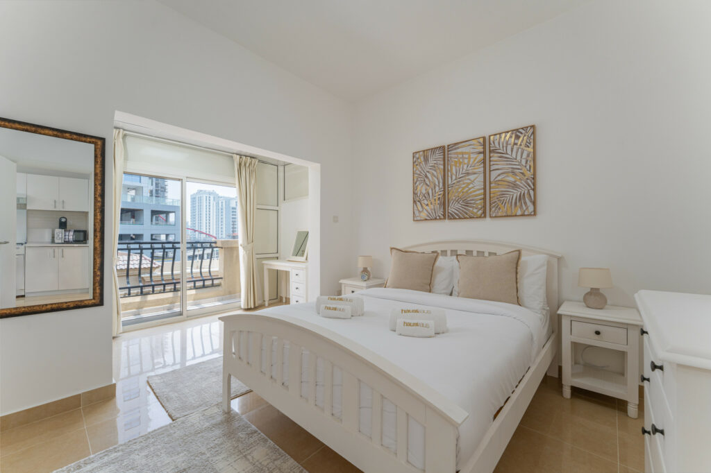 Upgraded 1BR | Near Circle Mall | Sleeps 4