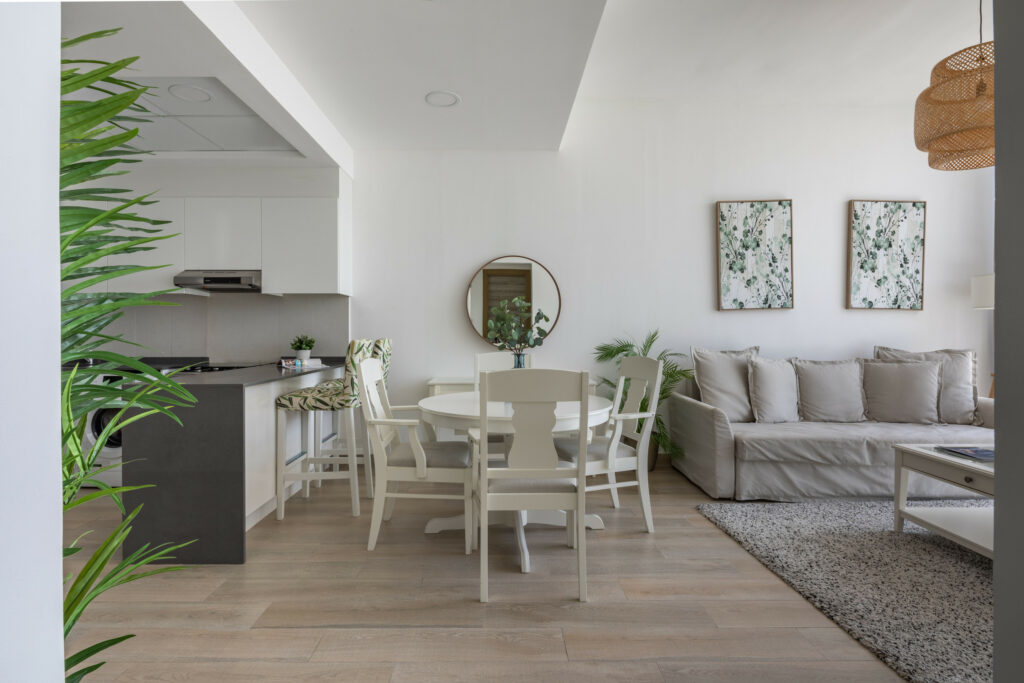 High Floor | Bright and Spacious | Cosy Vibes