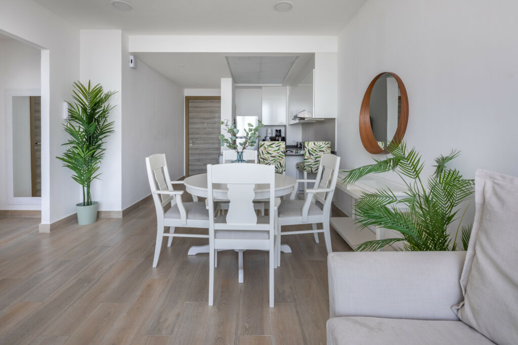 High Floor | Bright and Spacious | Cosy Vibes