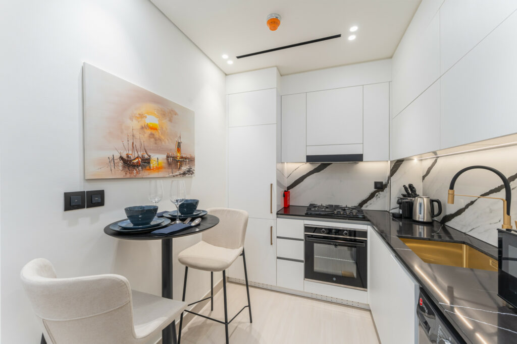 Brand New Studio | Private Jacuzzi | Central