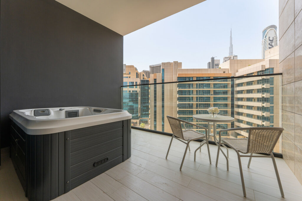 Urban Escape | Private Jacuzzi | Multiple Units