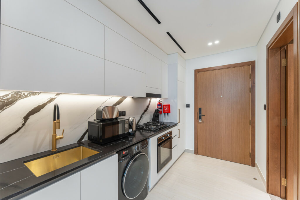 Urban Escape | Private Jacuzzi | Multiple Units