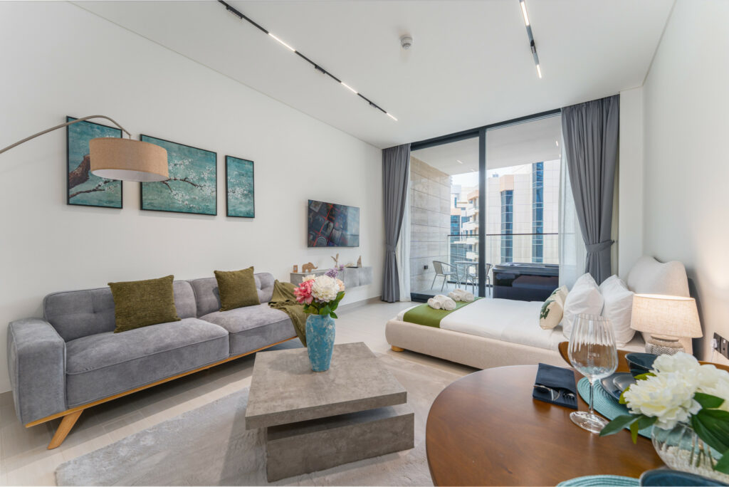 Modern Comfort | Balcony with Jacuzzi | Studio