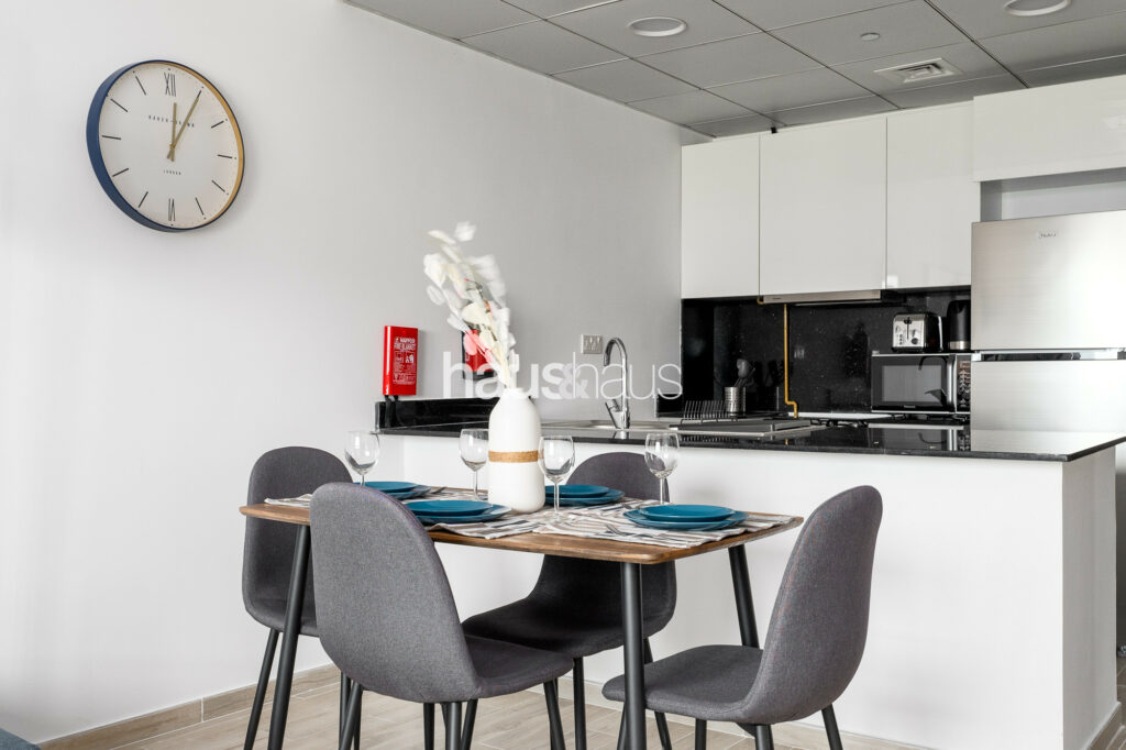 Vibrant 1BR | Park View | Modern Amenities