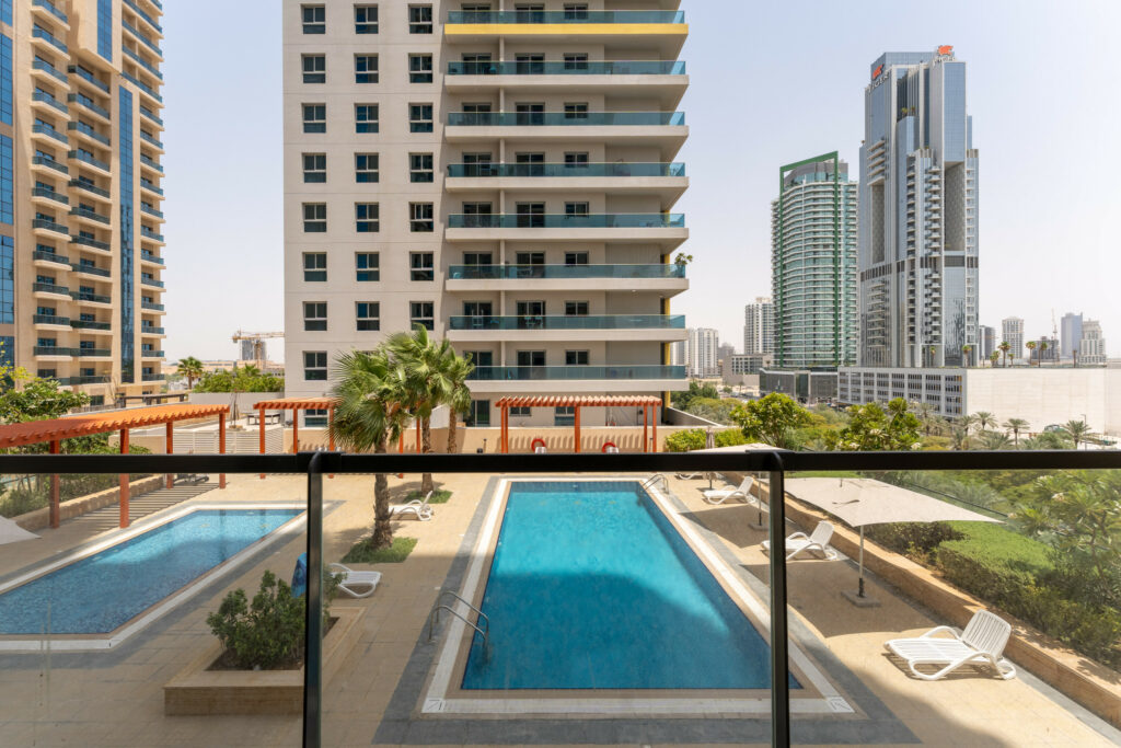 Pool View | Cosy Studio | Modern Facilities