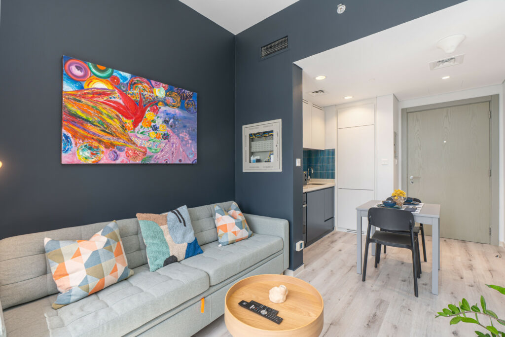 Canal View | Chic and Vibrant | Modern Comforts