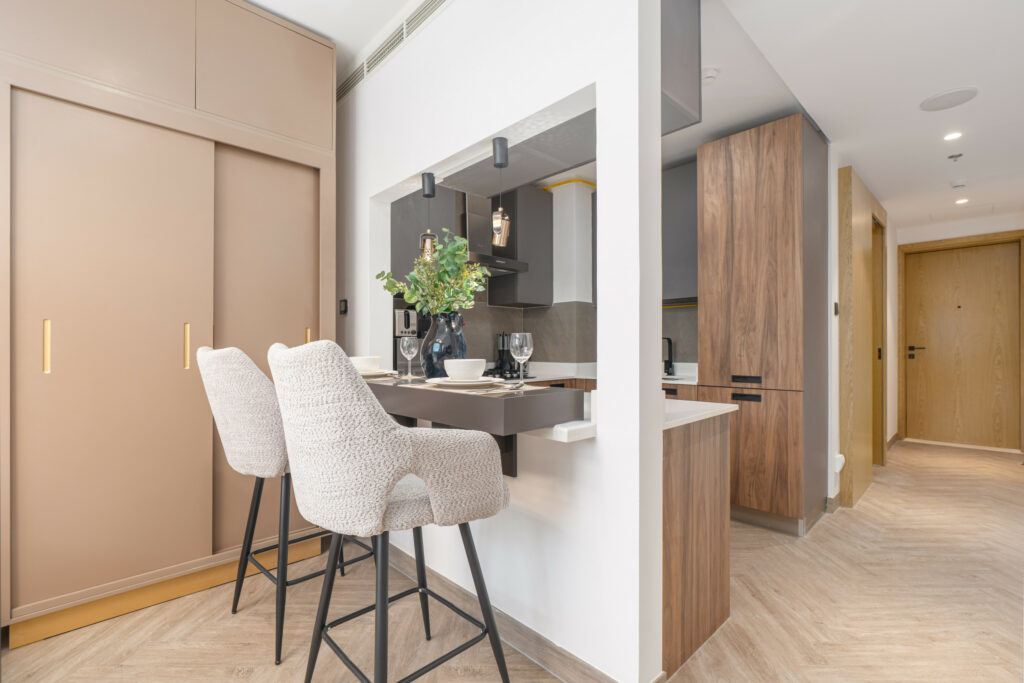 Contemporary Studio | Close to Circle Mall