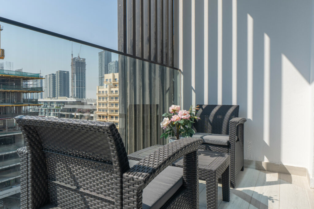 Contemporary Studio | Close to Circle Mall