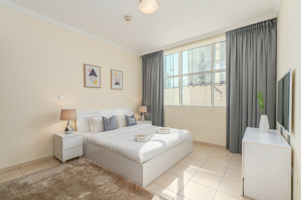 Spacious 1BR | Close to Dubai Mall | Sleeps 3