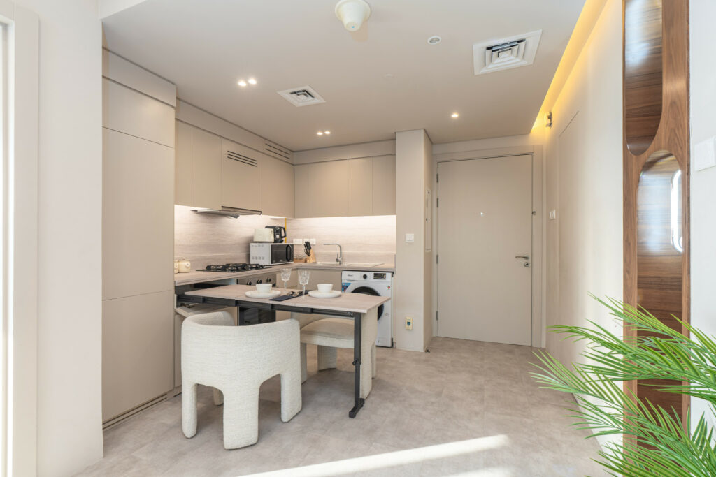 Contemporary | Upgraded | Stunning Skyline Views