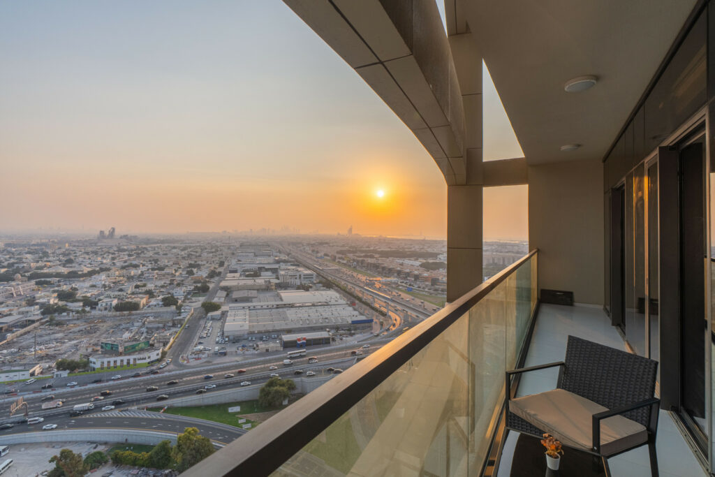 Contemporary | Upgraded | Stunning Skyline Views