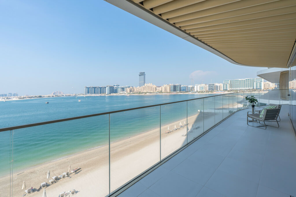 Luxurious 2BR | Breathtaking Sea and Beach View