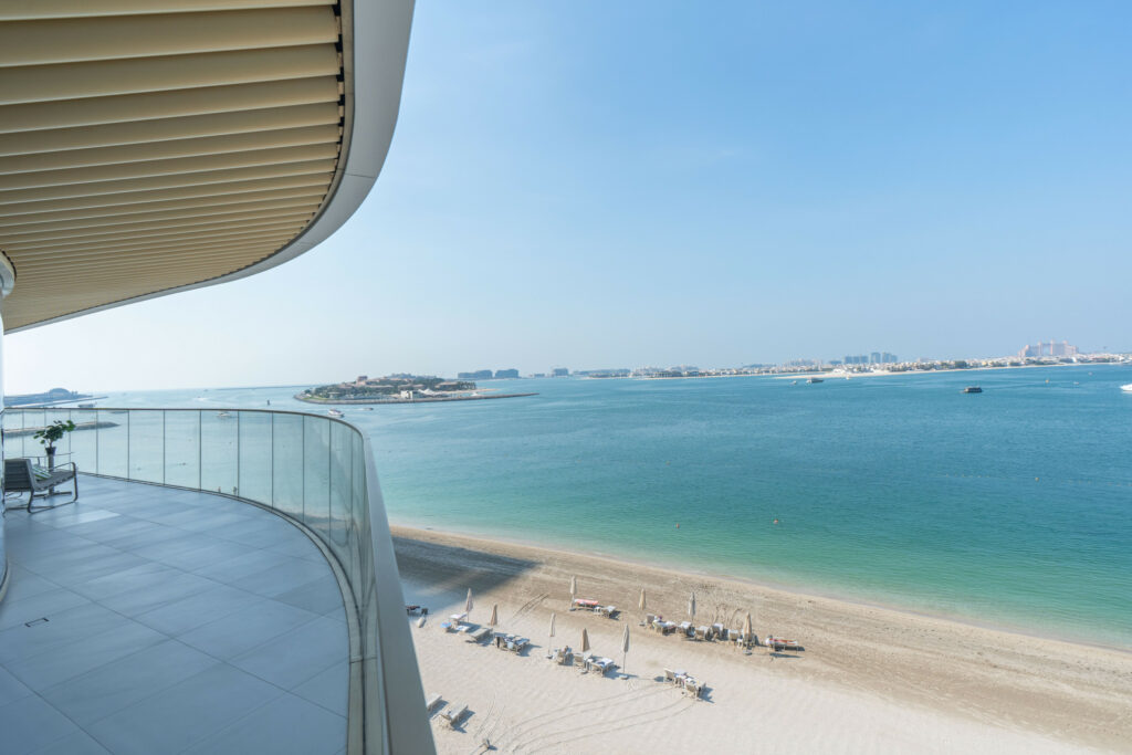 Luxurious 2BR | Breathtaking Sea and Beach View
