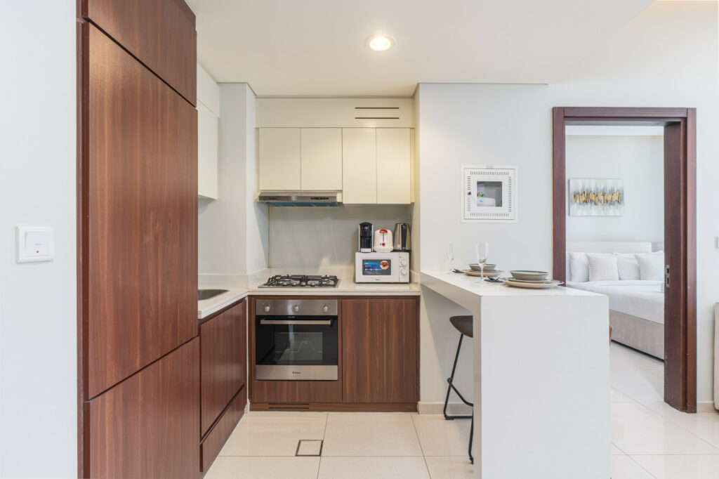 Canal Views | Easy Access to Downtown Dubai | 2BR