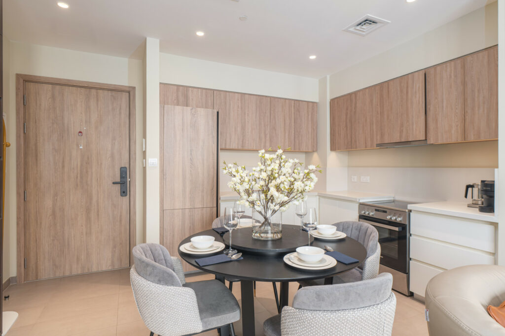 Contemporary 1 Bedroom | Pool View | Near Park