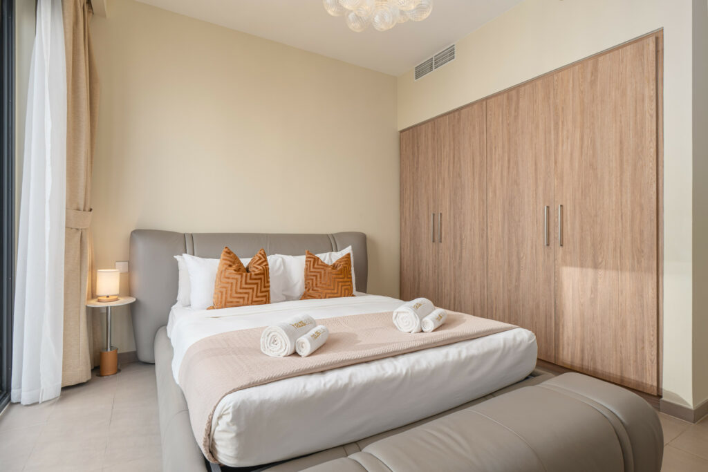 Contemporary 1 Bedroom | Pool View | Near Park