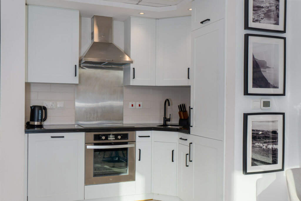 Contemporary | Bright | Lovely City Views